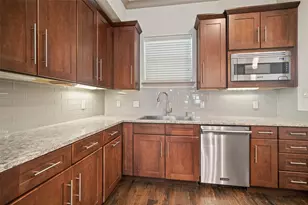 1021 Pavillion St, Dallas, TX 75204 - Photo 3