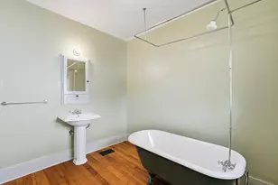 2044 W Oak St, Denton, TX 76201 - Photo 17