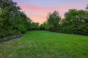 2044 W Oak St, Denton, TX 76201 - Photo 27