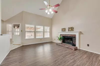 9122 Oak Hollow Drive, Rowlett, TX 75089 - Photo 3