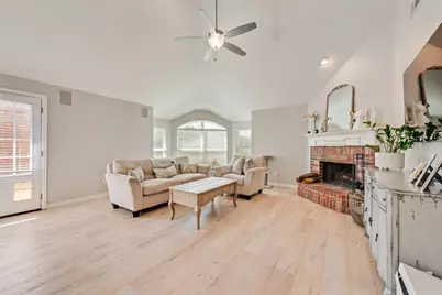 2112 Wallbrook Drive, Lewisville, TX 75067 - Photo 7