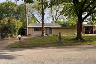 518 W Lovers Ln, Arlington, TX 76010 - Photo 1