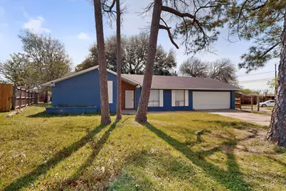 400 Casa Bello Court, Irving, TX 75062 - Photo 1