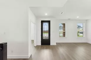 413 Tower St, DeSoto, TX 75115 - Photo 3