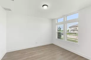 413 Tower St, DeSoto, TX 75115 - Photo 5
