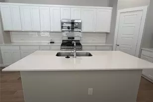 307 Green Gables Dr, Princeton, TX 75071 - Photo 3