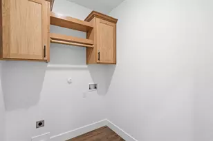 1023 Kane St, Bellmead, TX 76705 - Photo 9