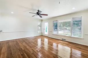 529 Roberts Cut Off Rd, River Oaks, TX 76114 - Photo 3