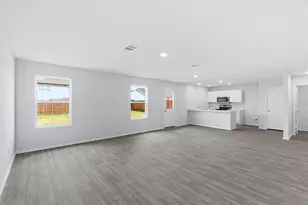 805 Bluffview Dr, Cleburne, TX 76031 - Photo 11