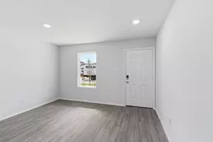 805 Bluffview Dr, Cleburne, TX 76031 - Photo 9