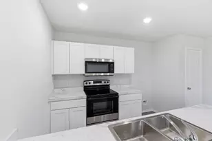 805 Bluffview Dr, Cleburne, TX 76031 - Photo 13