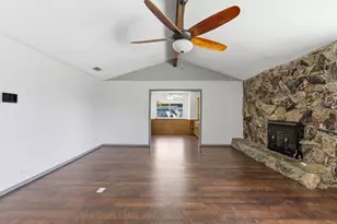 1901 Yorkstown Dr, Ennis, TX 75119 - Photo 15