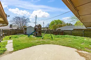 1901 Yorkstown Dr, Ennis, TX 75119 - Photo 31