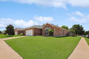 4800 Valley Springs Trail, Fort Worth, TX 76244 - Photo 3