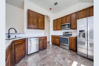 1810 Crosshaven Drive, Lewisville, TX 75077 - Photo 5