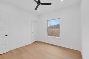 10134 Budtime Ln, Dallas, TX 75217 - Photo 23
