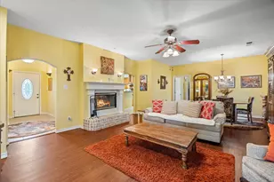 5204 Nueces Ct, Granbury, TX 76049 - Photo 5