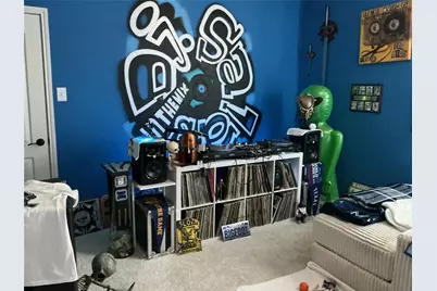 721 Meadow Springs Drive, Glenn Heights, TX 75154 - Photo 9