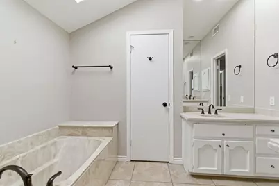 1704 Saxon Drive, Bedford, TX 76021 - Photo 17