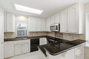 1704 Saxon Dr, Bedford, TX 76021 - Photo 11