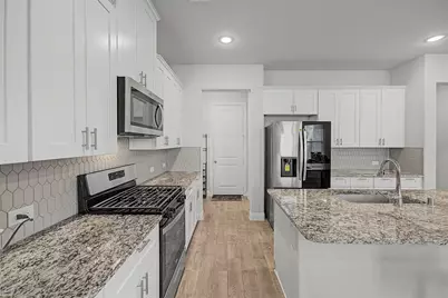 537 Hutchinson Lane, Lewisville, TX 75077 - Photo 9