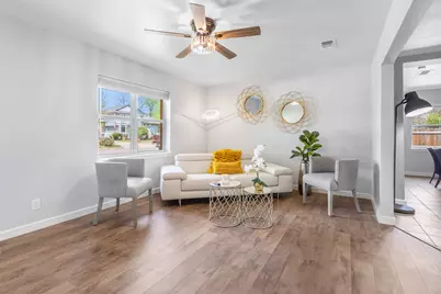 610 S 10th Street, Sanger, TX 76266 - Photo 7