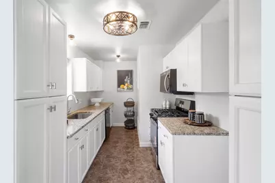 610 S 10th Street, Sanger, TX 76266 - Photo 5