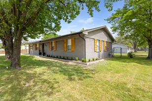 610 S 10th St, Sanger, TX 76266 - Photo 25