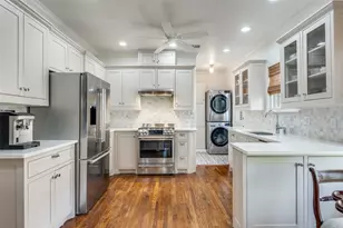 1107 Sarasota Cir, Dallas, TX 75223 - Photo 13