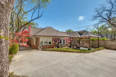 1107 Sarasota Circle, Dallas, TX 75223 - Photo 25
