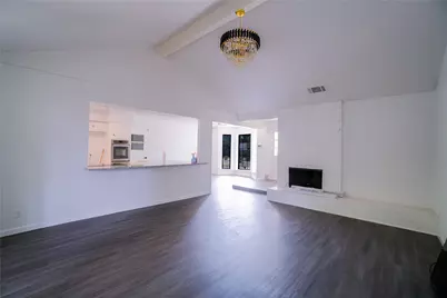 7709 Marlborough Drive W, Fort Worth, TX 76134 - Photo 5