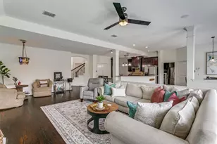 400 S Hampton Ct, Lewisville, TX 75056 - Photo 5