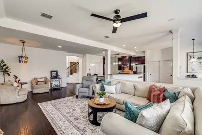 400 S Hampton Court, Lewisville, TX 75056 - Photo 5