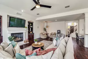 400 S Hampton Ct, Lewisville, TX 75056 - Photo 3