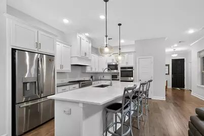 580 Courtyard Lane, Irving, TX 75039 - Photo 11