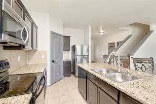 8204 Windsor Forest Dr, Fort Worth, TX 76120 - Photo 9