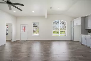 1905 S Walnut St, Sherman, TX 75090 - Photo 5