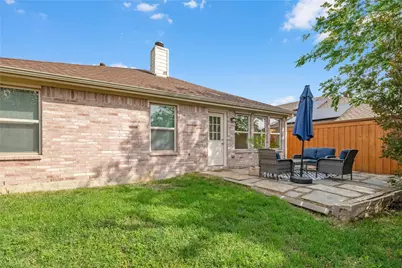 5140 Mirror Lake Drive, Haltom City, TX 76117 - Photo 29