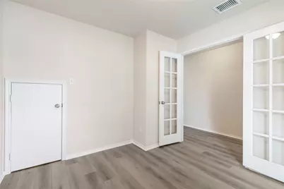 5140 Mirror Lake Drive, Haltom City, TX 76117 - Photo 17