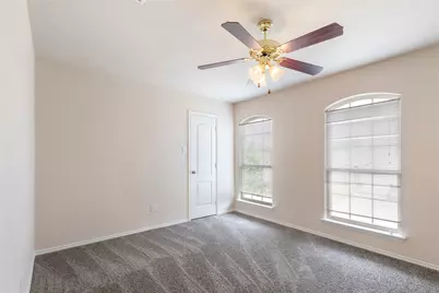 5140 Mirror Lake Drive, Haltom City, TX 76117 - Photo 15