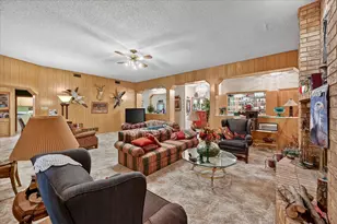 1605 Heather Ct, Cleburne, TX 76033 - Photo 5