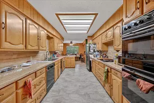 1605 Heather Ct, Cleburne, TX 76033 - Photo 9