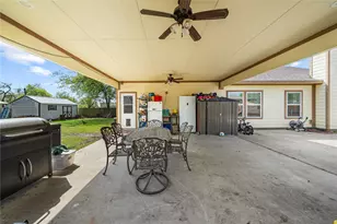 105 S 6th St, Celeste, TX 75423 - Photo 21