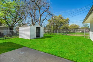 1104 Waggoner Dr, Arlington, TX 76013 - Photo 23