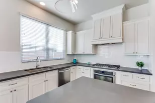 402 Templeton Dr, Fort Worth, TX 76107 - Photo 11