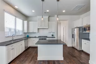 402 Templeton Dr, Fort Worth, TX 76107 - Photo 9