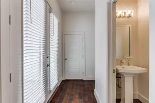 402 Templeton Dr, Fort Worth, TX 76107 - Photo 15