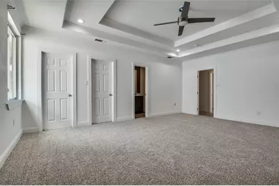 568 W Hammond Street, Lancaster, TX 75146 - Photo 9