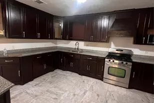 568 W Hammond St, Lancaster, TX 75146 - Photo 13