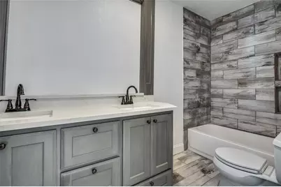 568 W Hammond Street, Lancaster, TX 75146 - Photo 11